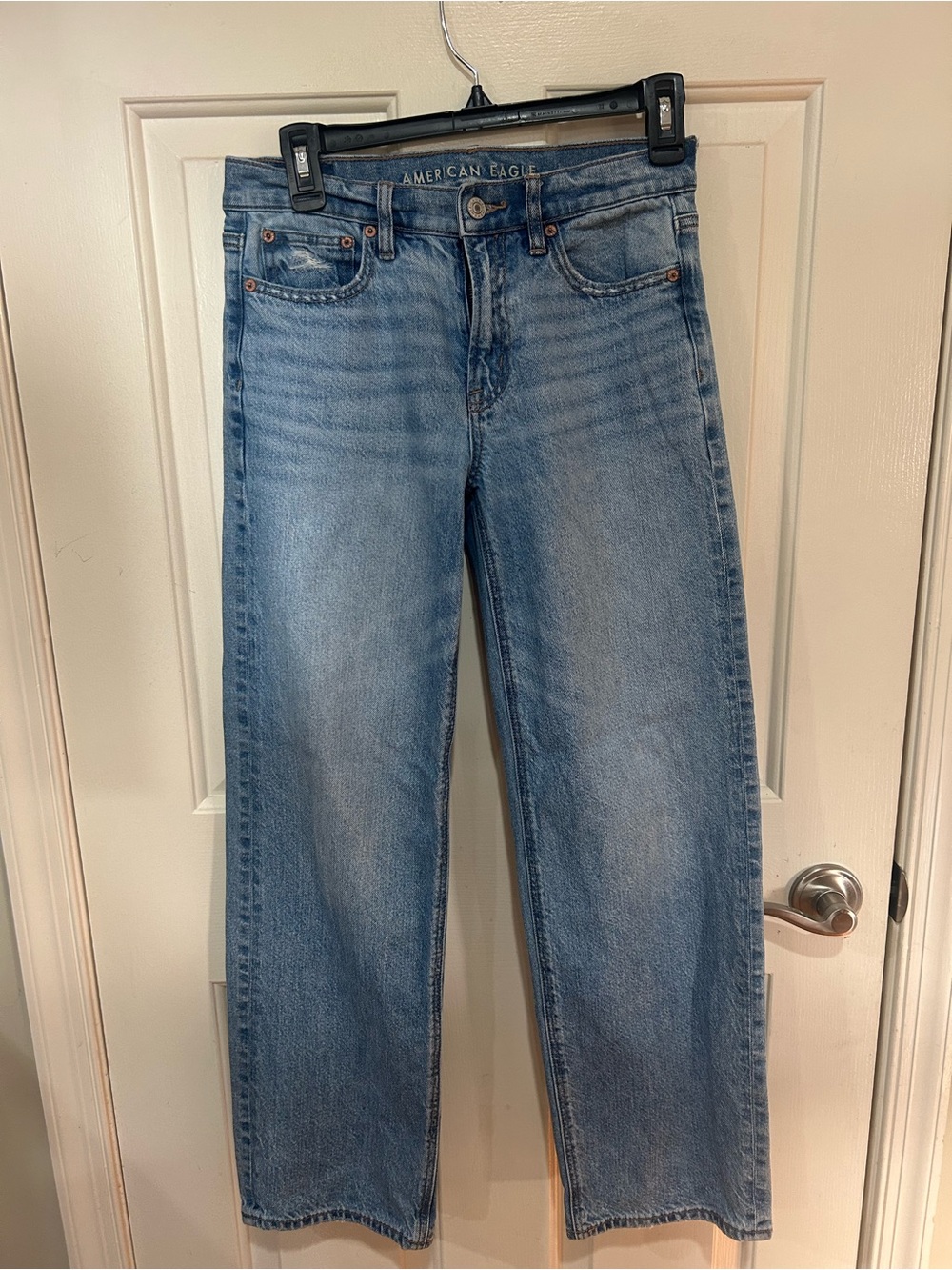 American Eagle Outfitters Women’s Medium Light Blue Straight Jeans